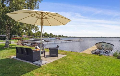 Sunds Maison | Amazing Home In Sunds With Lake View