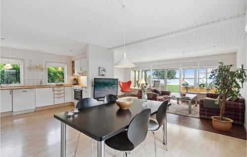 Sunds Maison | Amazing Home In Sunds With Lake View