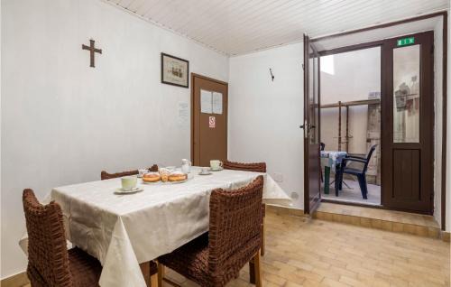 Susak Maison | Amazing Home In Susak With Kitchen
