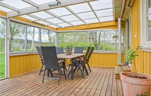 Dimbo Maison | Amazing Home In Tidaholm With Kitchen