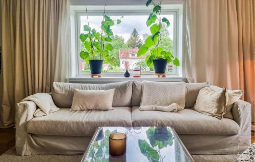 Tollered Maison | Amazing Home In Tollered With Kitchen