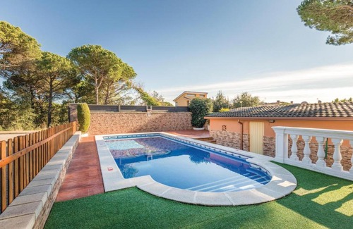 La Goba Maison | Nice home in Vidreres with 5 Bedrooms, WiFi and Swimming pool