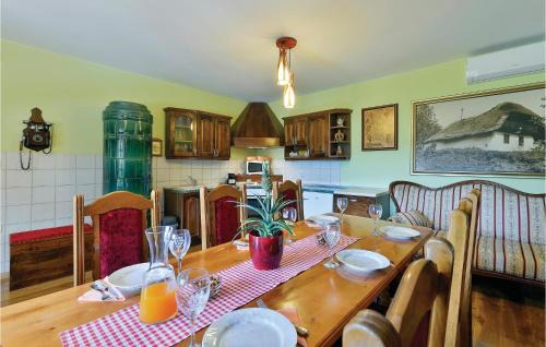 Vinica Maison | Amazing Home In Vinica With Sauna