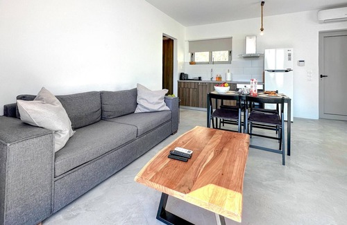 Evrostina Maison | Amazing home in Xylokastro with WiFi
