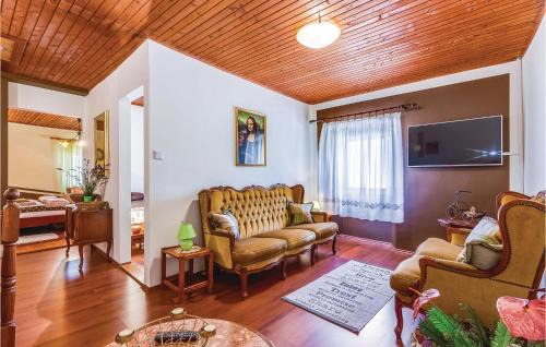 Zlobin Maison | Amazing Home In Zlobin