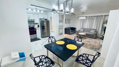 Toronto Appartement | Amazing Home Near Toronto Airport with 2 Parking