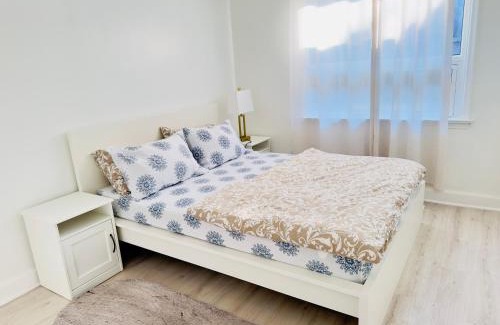 Toronto Appartement | Amazing Home Near Toronto Airport with 2 Parking