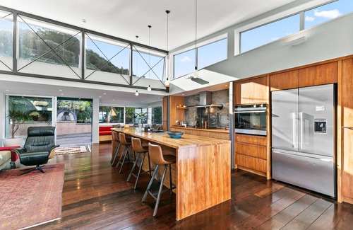 Houghton Bay Maison | Amazing home with all day sun and mesmerizing sea views out to the cook strait.