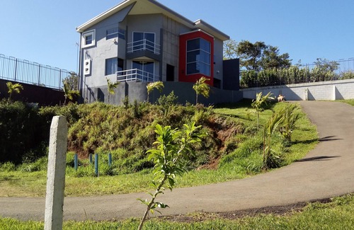 San Ramon Maison | Superbe maison, près des montagnes, des plages et des volcans