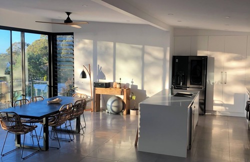 Newport Maison | AMAZING Insta-worthy ocean views over Newport Beach sleeps 9 guests