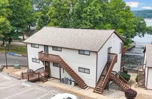 Lake of the Ozarks Copropriété | Amazing Lake Views! 2-3 Min from Margaritaville, located in charming Osage Beach