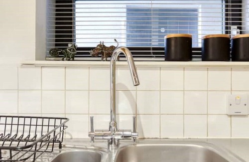 Old Town Appartement | ⭐️Amazing Location!⭐️In heart of the City. 2BR & Cot. Great Airport & Rail links
