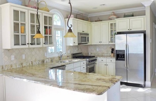Normandy Beach Maison | Amazing Loctaion! One Block from the Beach!