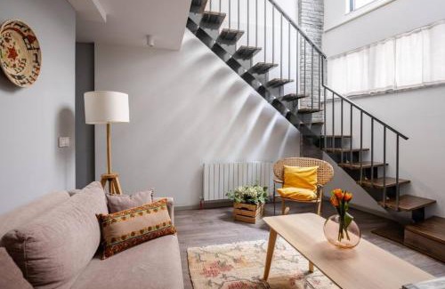 Macka Appartement | Amazing Luxury Duplex High Ceiling Patio! #403