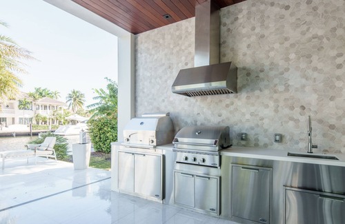 Nurmi Isles Maison | Amazing, modern, brand new villa on the water.