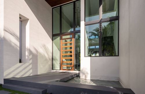 Nurmi Isles Maison | Amazing, modern, brand new villa on the water.