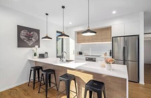 Christchurch Maison | Amazing New Modern House w/Parking, 5min from CBD, Sleeps 11, Large Modern house w/parking, 5 min dr