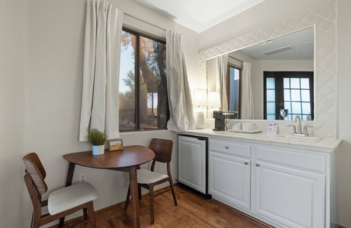 Mirabel Village Maison | Amazing Oasis w/Stunning Views & Private Hot Tub in Scottsdale, AZ!