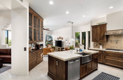 Mirabel Village Maison | Amazing Oasis w/Stunning Views & Private Hot Tub in Scottsdale, AZ!
