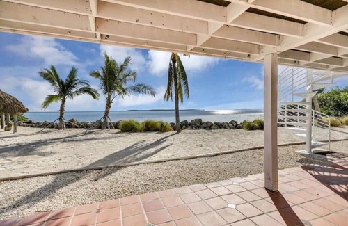 Key Largo Maison | Amazing Ocean Front Views 3 bedroom/bath Villa. Wake up to a Sunrise