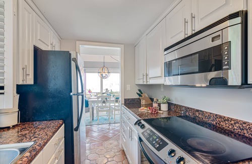Central Beach Copropriété | OCEANFRONT -25% pour août sur la plage! Vues magnifiques ....