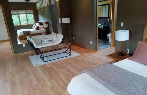 Allenwood Cabine | Amazing property in the country with lots of elbow room to enjoy.