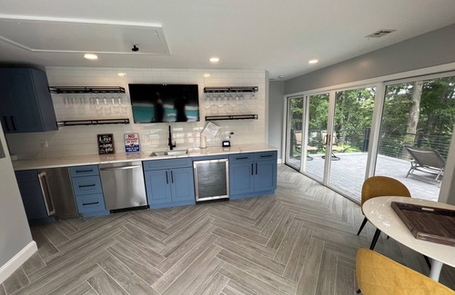 Neptune City Maison | Amazing resort 7-bedroom house with pool. beautiful outdoor patio balcony