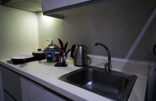 Valenzuela Appartement | Amazing Romantic view L-pools Gramercy Makati 1212