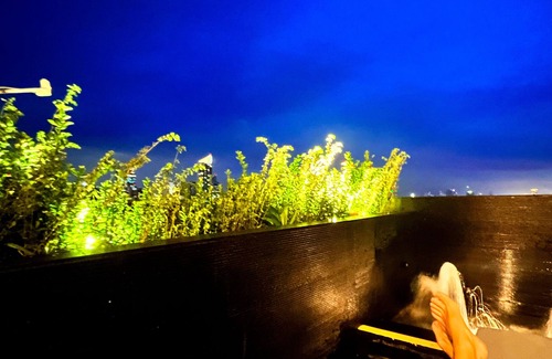 Valenzuela Appartement | Amazing Romantic view L-pools Gramercy Makati 1212