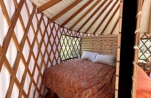 Alsea Autre | Amazing Romantic Yurt with Spectacular Landscape Views in Oregon
