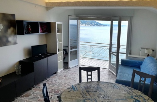 Laigueglia Appartement | Vue imprenable, 7 lits à 100 mètres de la plage