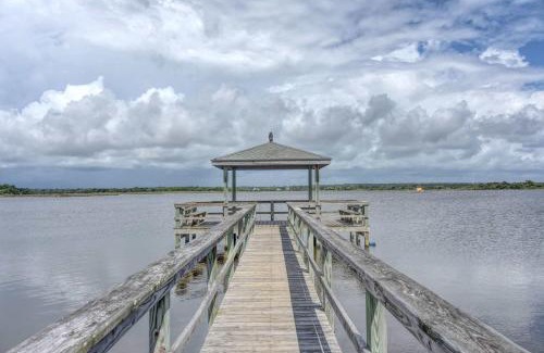 North Topsail Beach Maison | Amazing Sound View Home with Pool