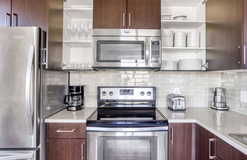 Theatre District Appartement | Amazing Theatre District 2BR w/ W/D & Gym, nr Theaters, by Blueground