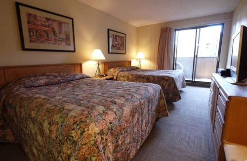 Copper Mountain Village Hôtel | Amazing Top Floor Hotel Room in Center Village! CM447H