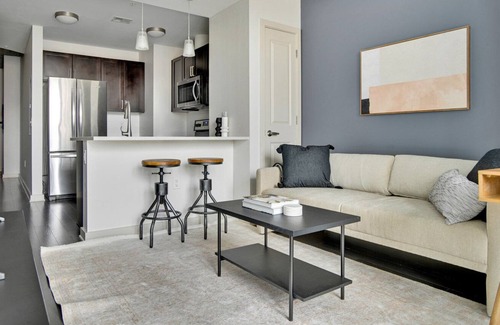 Uptown Appartement | Amazing Upper Downtown 1BR w/ Gym & Pool near 16th St Mall, by Blueground
