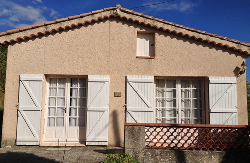 Tourrettes-sur-Loup Maison | A voir: la vue panoramique de la Côte d'Azur