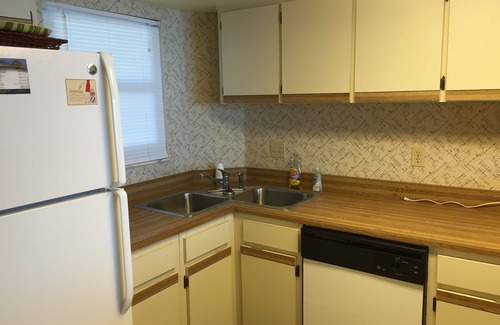 Daytona Beach Shores Copropriété | Oceanfront 2/2 Condo-Propriétaire Direct-Car Free Beach- w / crib- 99 $ spécial 4 / 29-5 / 7