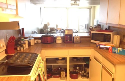 Daytona Beach Shores Copropriété | Oceanfront 2/2 Condo-Propriétaire Direct-Car Free Beach- w / crib- 99 $ spécial 4 / 29-5 / 7