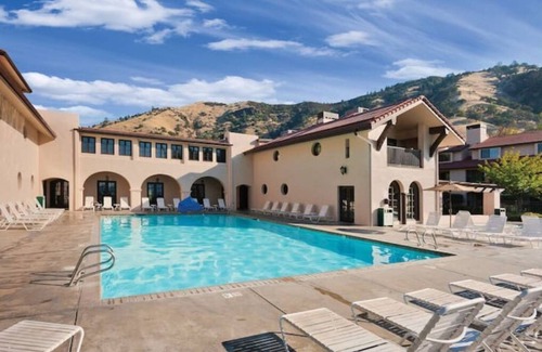 Nice Appartement | Amazing View of Clear Lake and Mountains