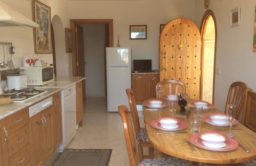 Benimeit Appartement | Vues incroyables, 3 chambres Apmt, propre piscine avec grande terrasse et jardin.