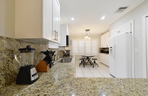 Victoria Park Villa | Amazing villa with 9 bedrooms, pool, and location!