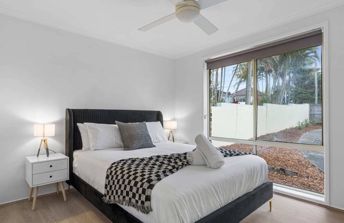 Blue Bay Maison | Amazing Water-Front Family Escape - Blue Bay