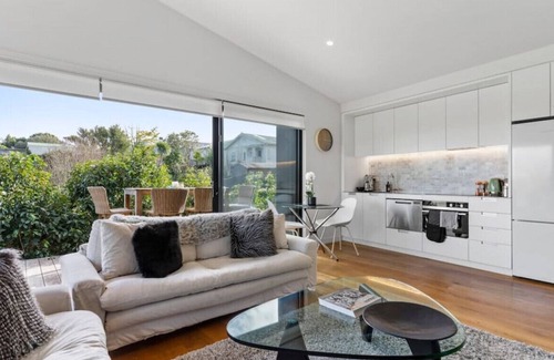 Auckland Cottage | Amazing Western Springs position