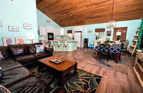 Spanish Wells Maison | Amberjack House - 3 Bedroom House On The Beach!