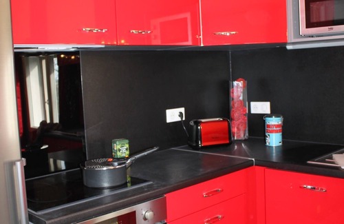 Chatel-Guyon Appartement | Ambiance cinéma sur les hauteurs de Chatel-Guyon