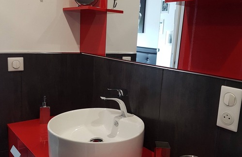 Chatel-Guyon Appartement | Ambiance cinéma sur les hauteurs de Chatel-Guyon