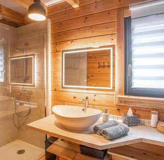 Saint-Genis-les-Ollieres Appartement | Ambiance Bois & Charme Proche Lyon