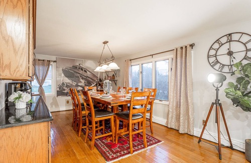 Cairo Cabine | Amenity-Rich Fun Cabin~HotTub*GameRm*20-min to Ski