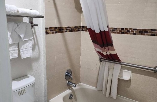 Forest Hôtel | Americas Best Value Inn Forest