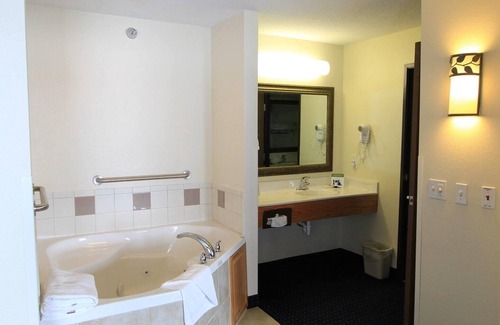 Cedar Rapids - Iowa City Hôtel | AmericInn by Wyndham Cedar Rapids Airport